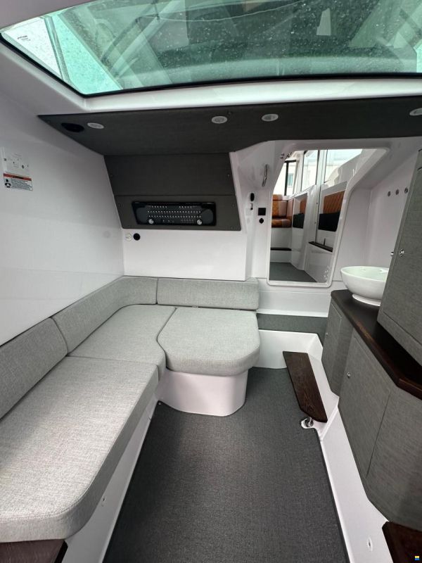 Axopar 37 XC Cross Cabin Brabus