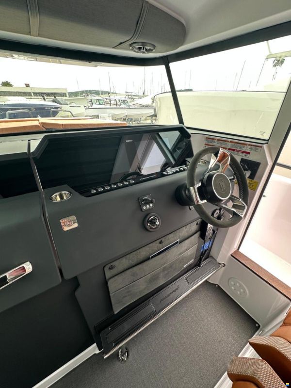 Axopar 37 XC Cross Cabin Brabus