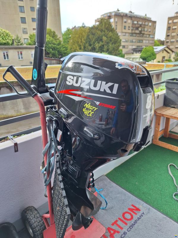 Suzuki DF8 A
