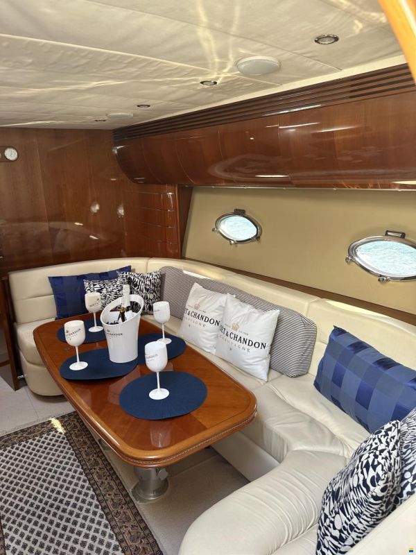 Princess Yachts V50 D12