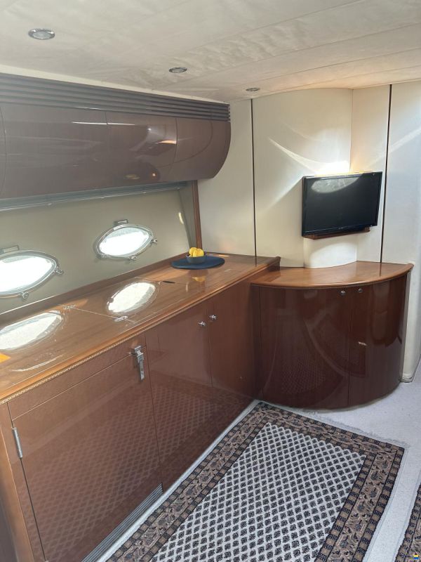 Princess Yachts V50 D12