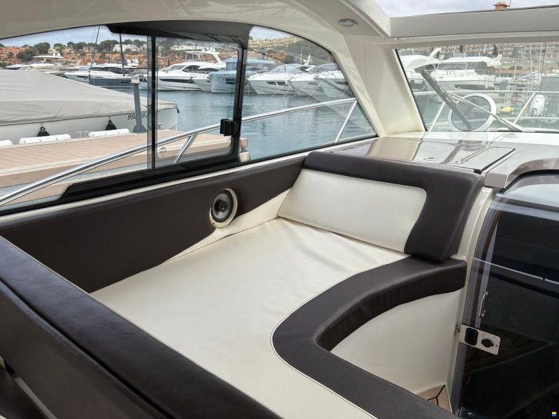 Galeon 325 HTS