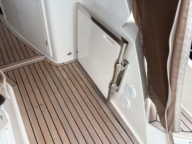 Galeon 325 HTS