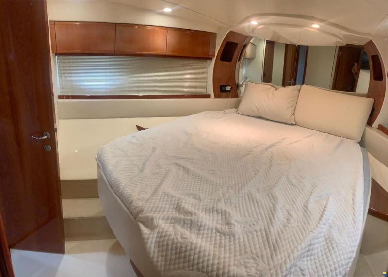 Pershing 52'