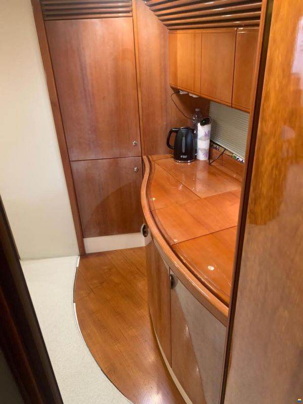 Pershing 52'