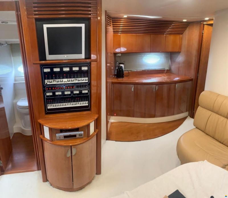 Pershing 52'