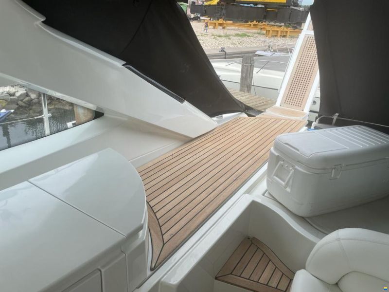 Pershing 52'