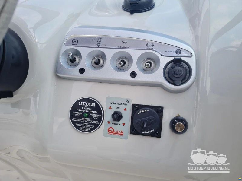 Maxum 2400 SC3