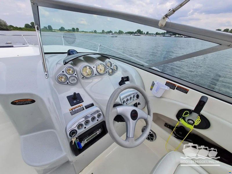 Maxum 2400 SC3