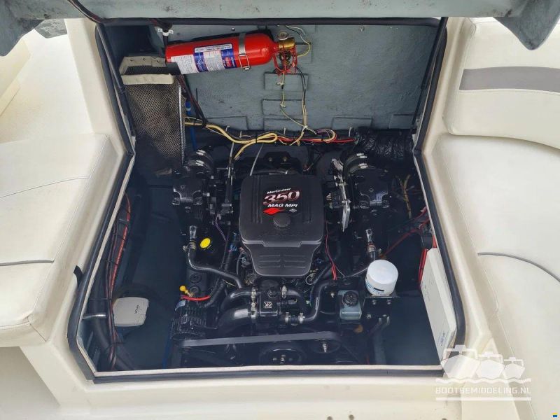 Maxum 2400 SC3