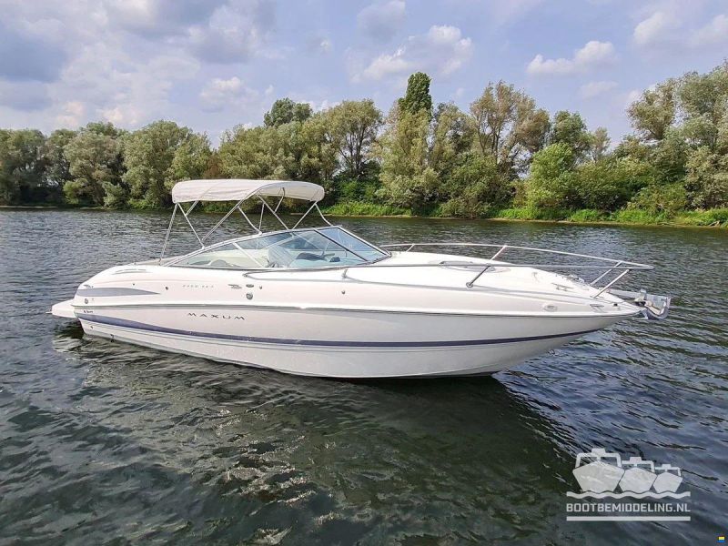 Maxum 2400 SC3