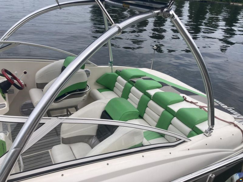 Rinker Captiva 262 SS