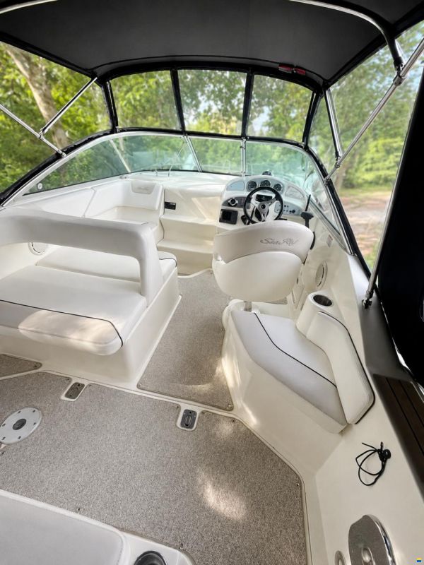 Sea Ray 255 Sundancer