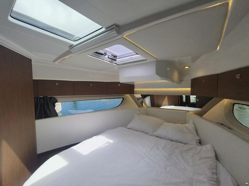 Jeanneau Merry Fisher 1095 Flybridge
