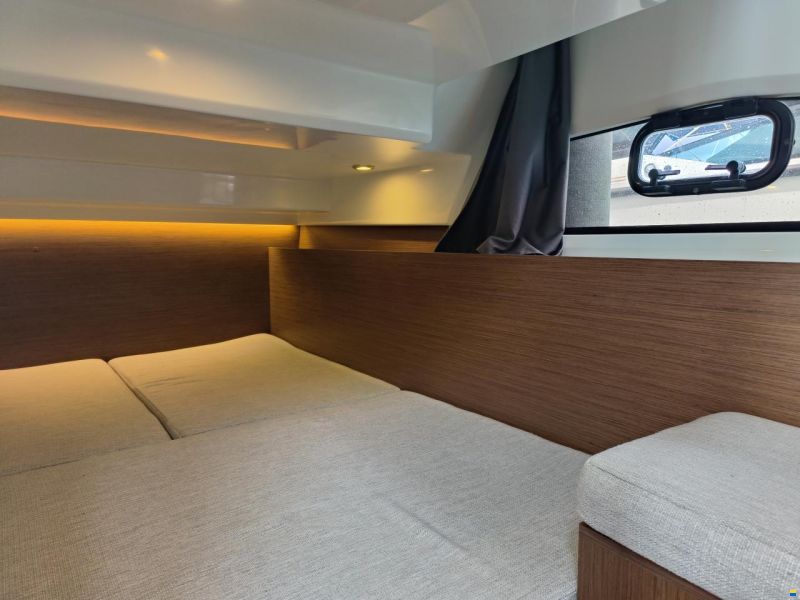 Jeanneau Merry Fisher 1095 Flybridge