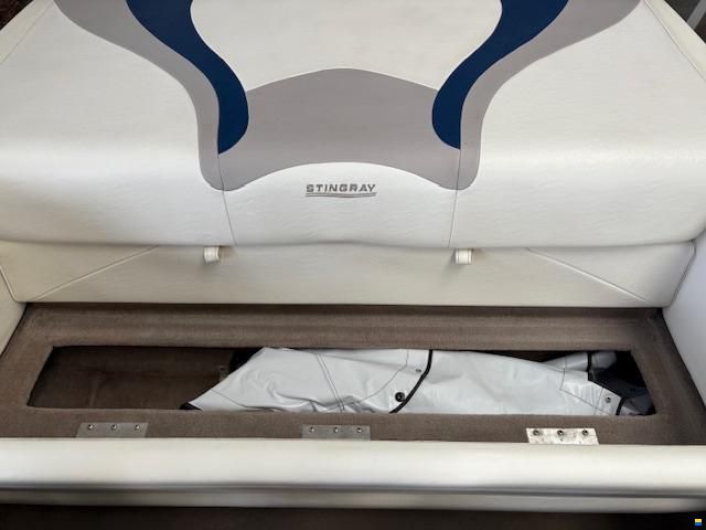Stingray 180 RX Bowrider, Bj. 2005 Berlin bei Ya