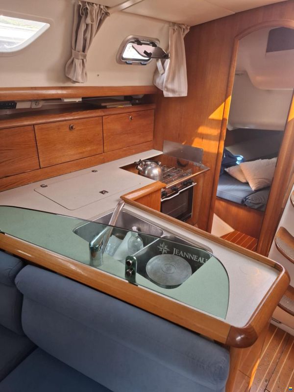 Jeanneau Sun Odyssey 37