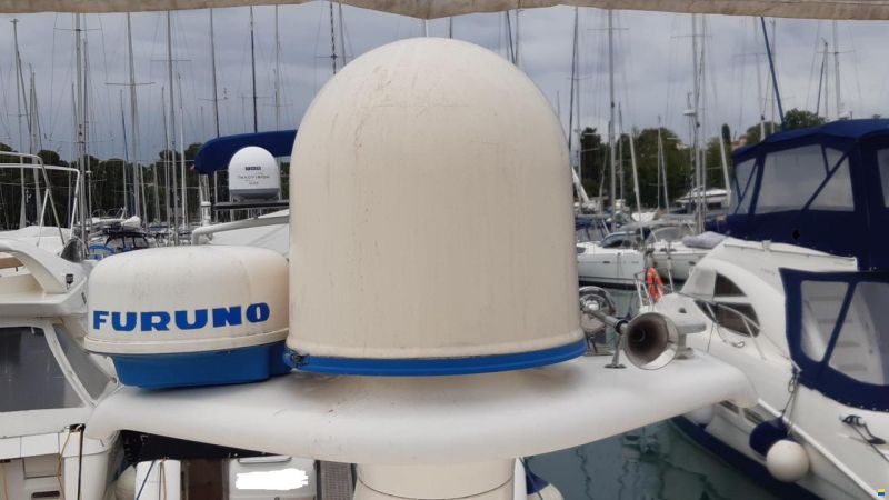 Sealine F33