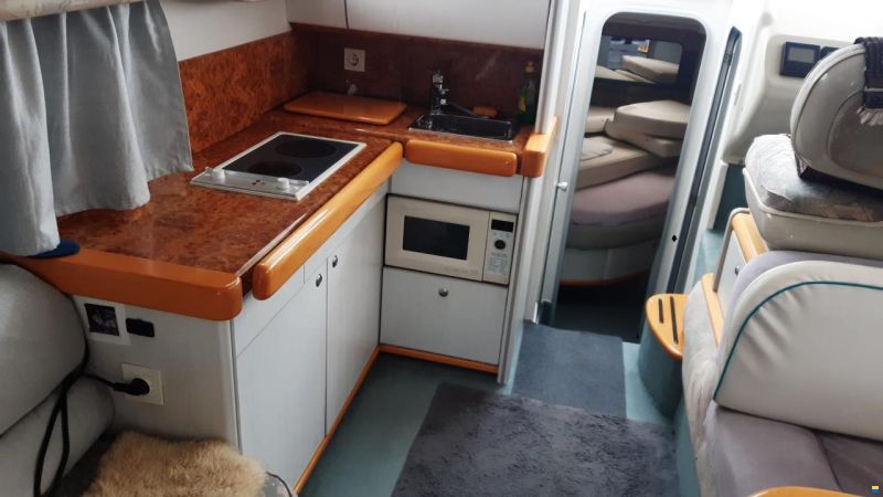 Sealine F33