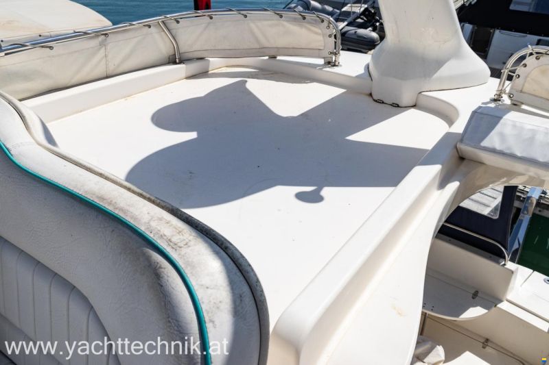 Sealine F33