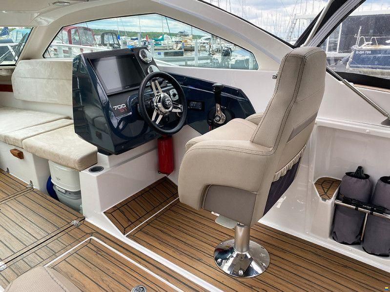 Flipper ST 700