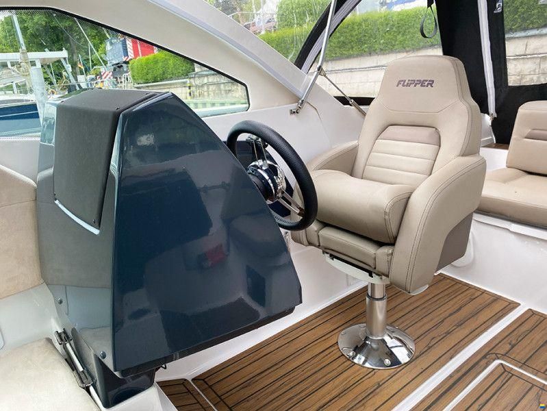 Flipper ST 700