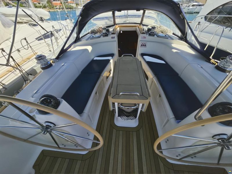 Bavaria 44