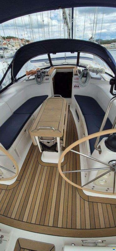 Bavaria 44