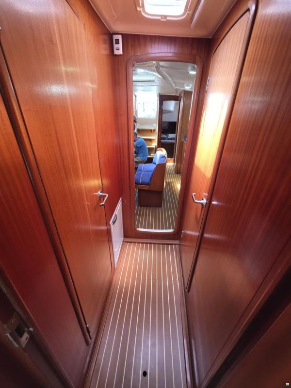 Bavaria 44