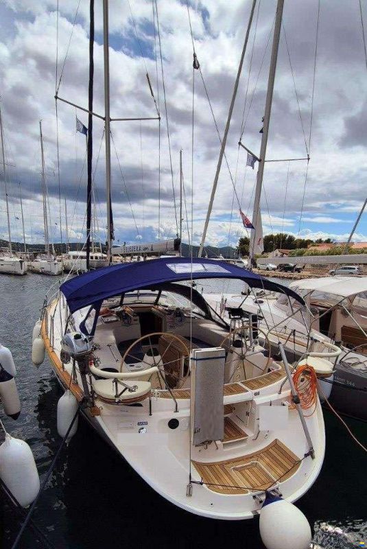 Bavaria 44