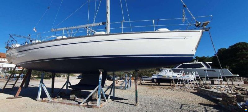 Bavaria 44