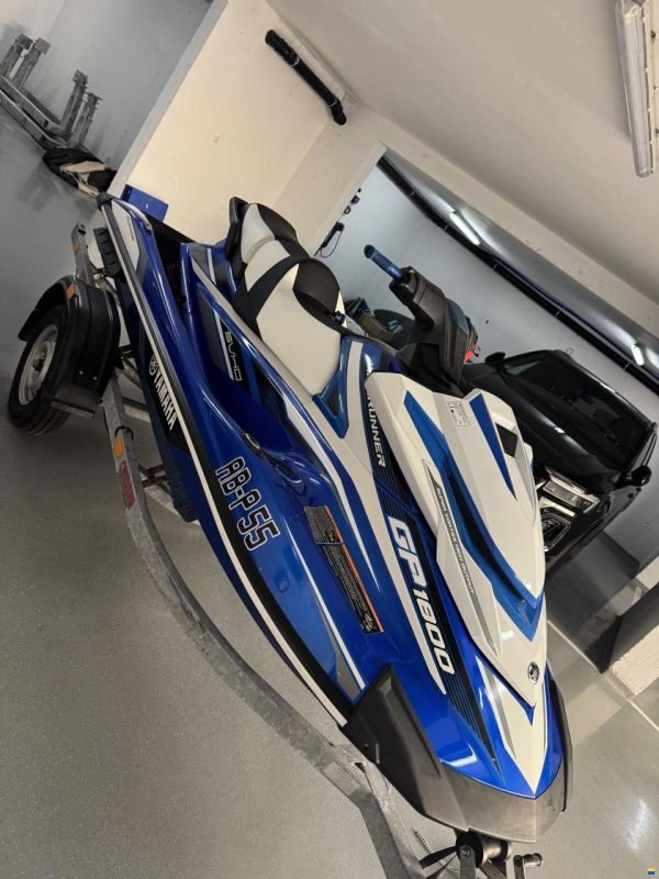 Yamaha Wave Runner GP1800