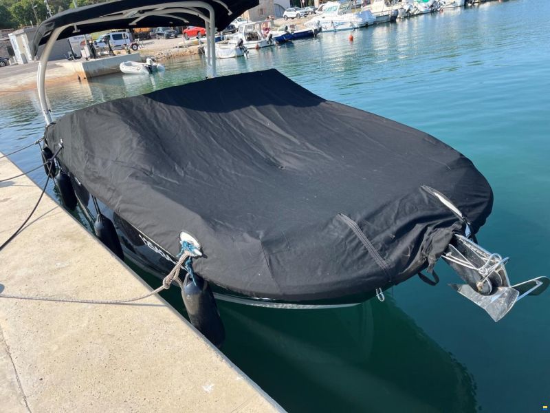 Sea Ray 270 SDX