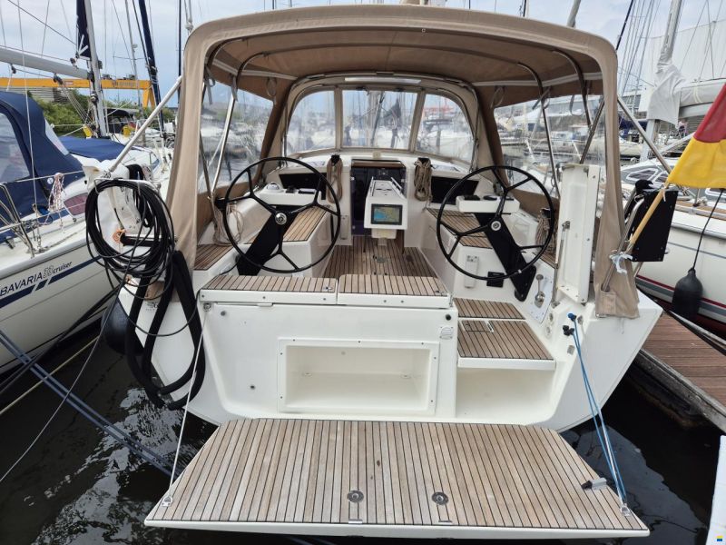 Dufour Grand Large 360