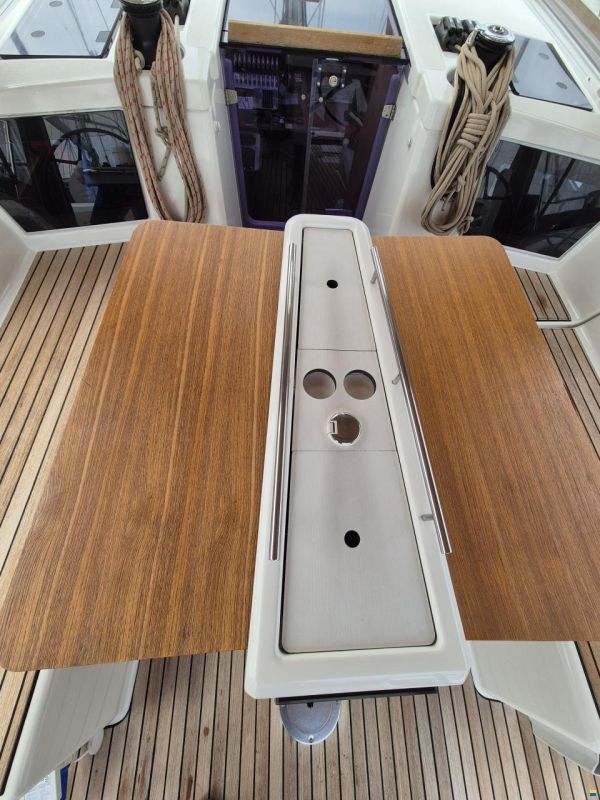 Dufour Grand Large 360