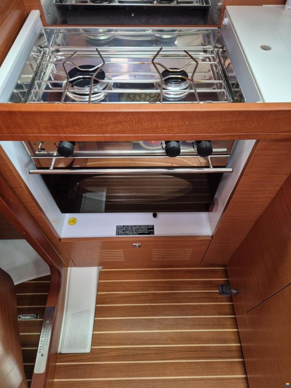 Dufour Grand Large 360