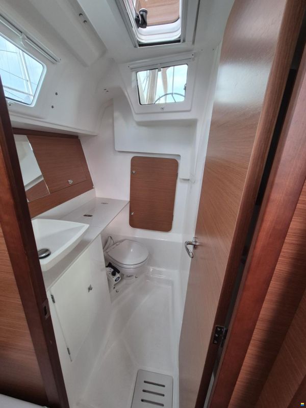 Dufour Grand Large 360