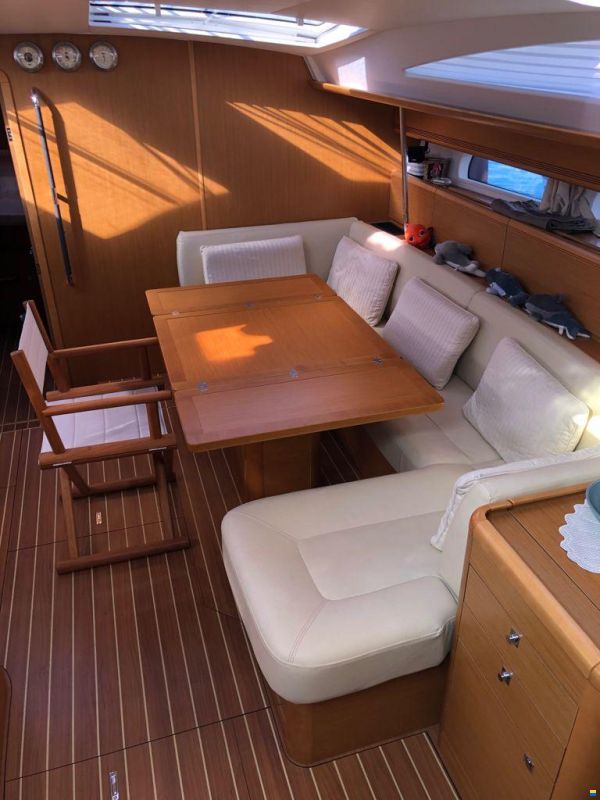 Jeanneau 53