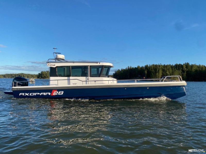 Axopar 28 Cabin