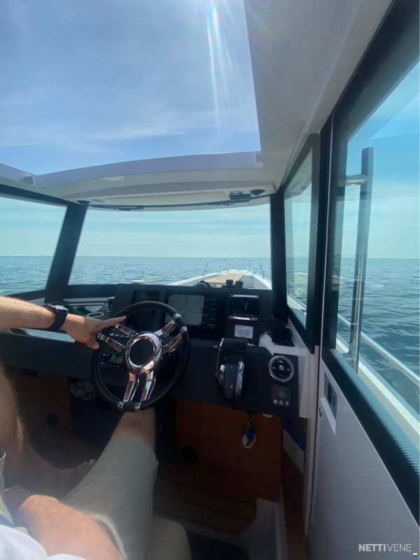 Axopar 28 Cabin