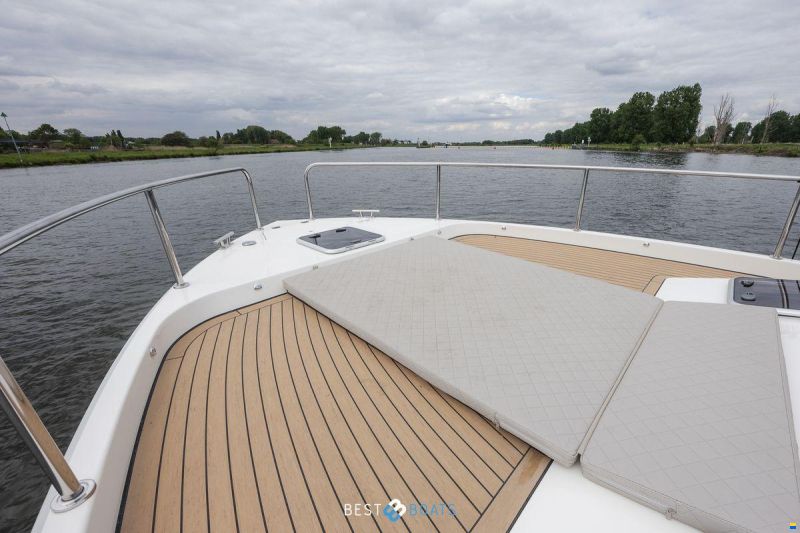 Cobra Futura 36 Premium Fly