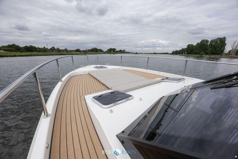 Cobra Futura 36 Premium Fly