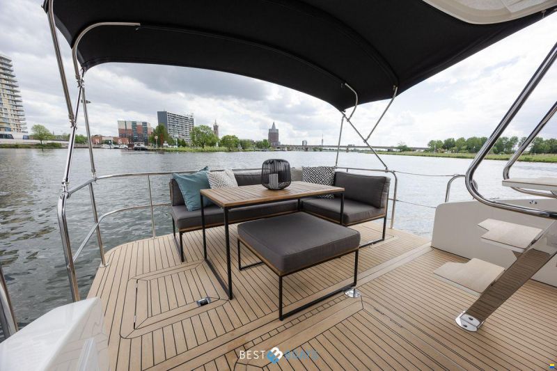 Cobra Futura 36 Premium Fly