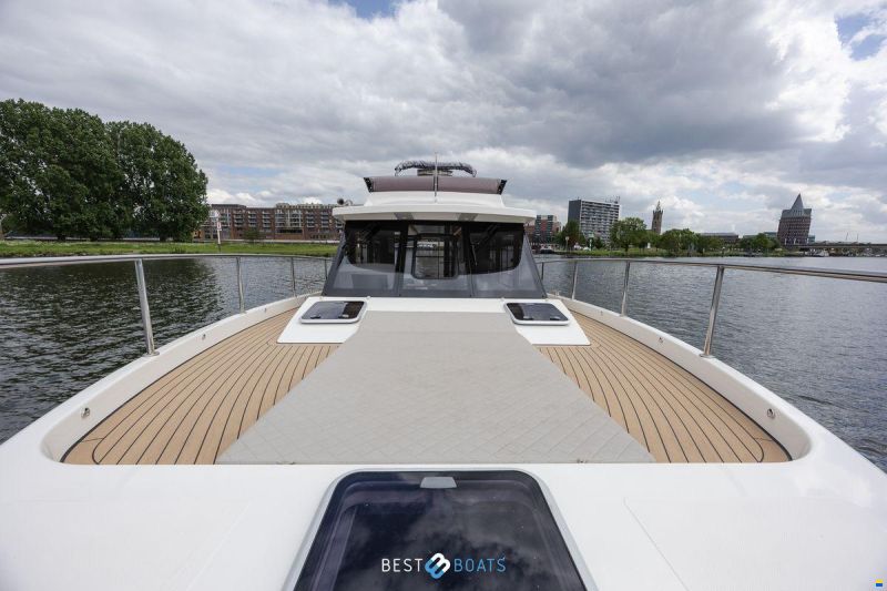 Cobra Futura 36 Premium Fly