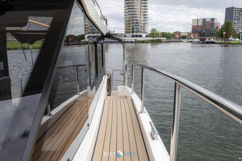 Cobra Futura 36 Premium Fly