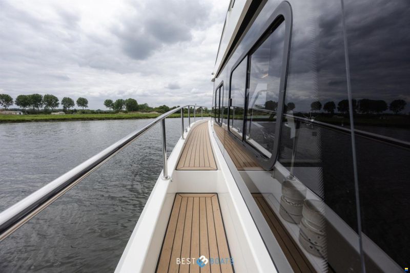 Cobra Futura 36 Premium Fly