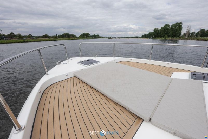 Cobra Futura 36 Premium Fly