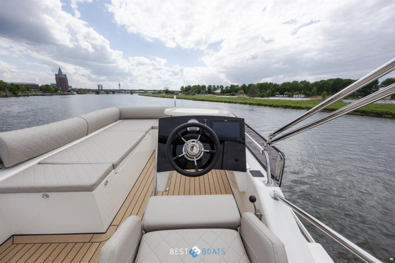 Cobra Futura 36 Premium Fly