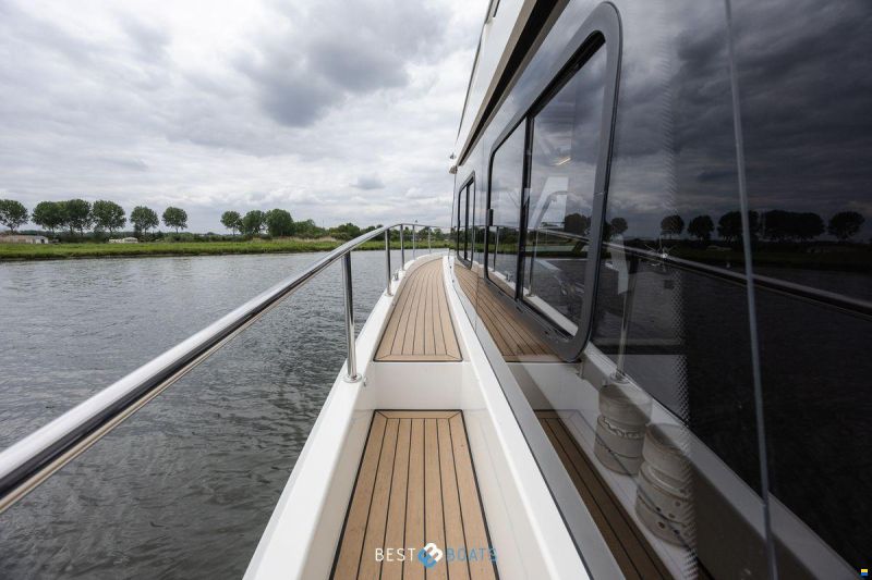 Cobra Futura 36 Premium Fly
