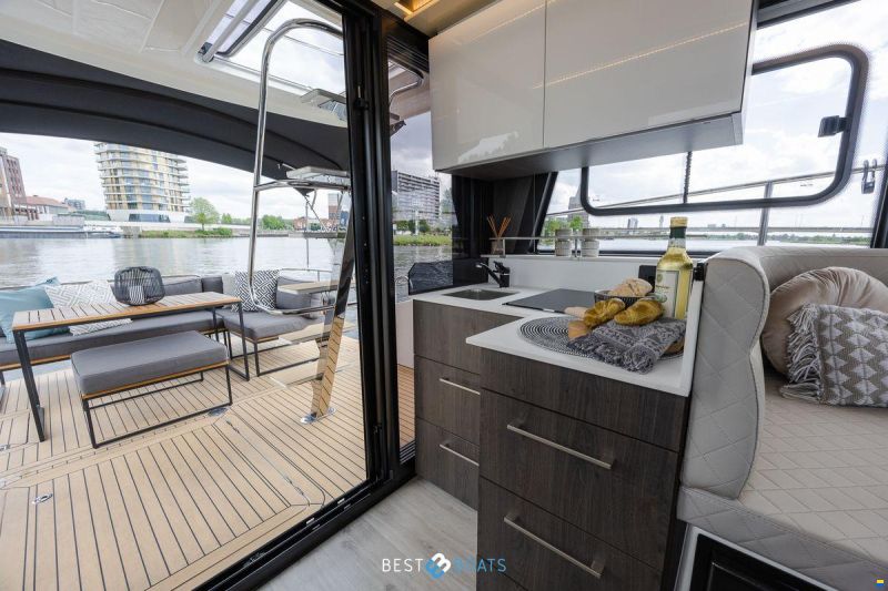 Cobra Futura 36 Premium Fly